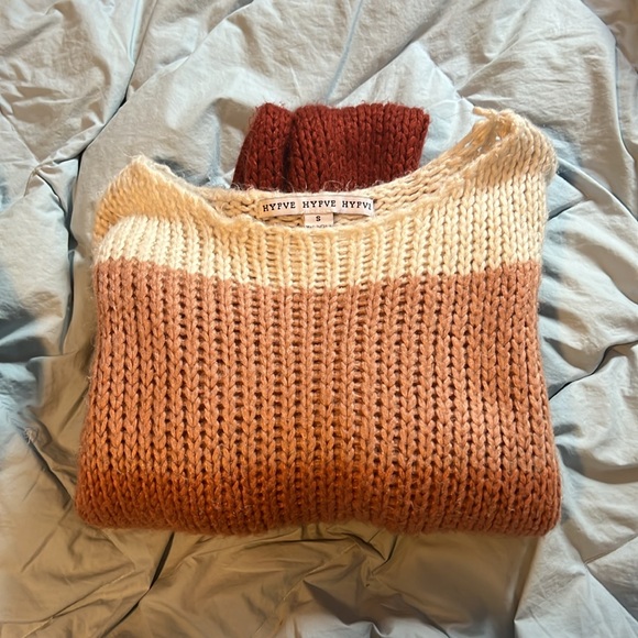 Sweater - Picture 2 of 2